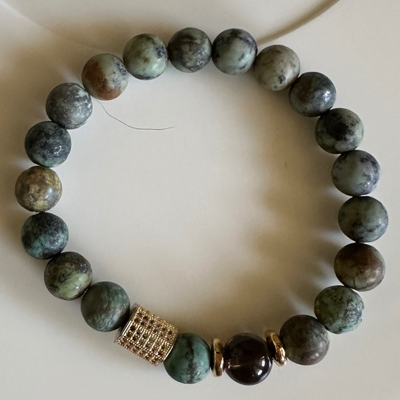 8mm Matte African Turquoise Stretch Bracelet w/ Gold Pave Spacers - Picture 4 of 7